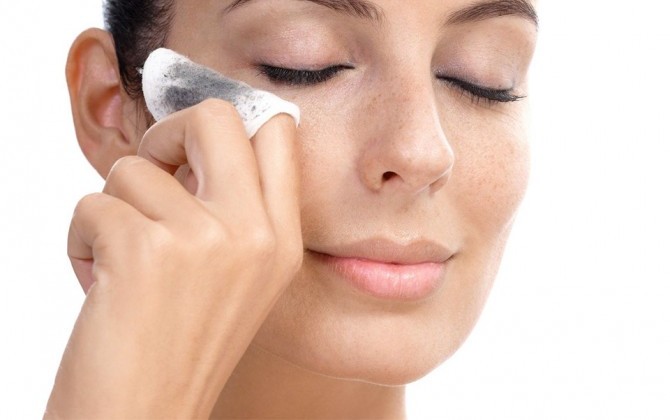 Les astuces pour un démaquillage doux et précis